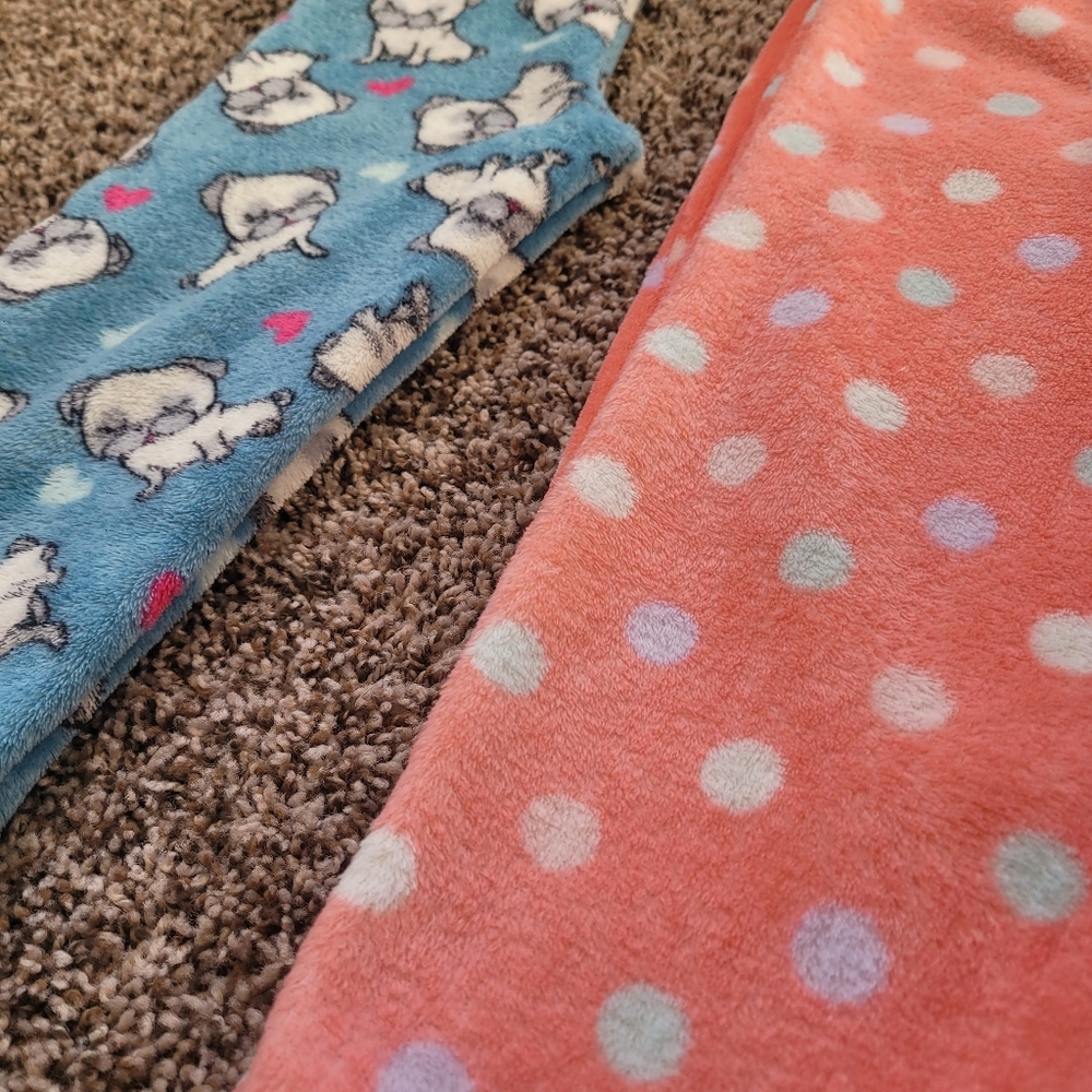 Pjs 4-5 - Picture 2 of 2